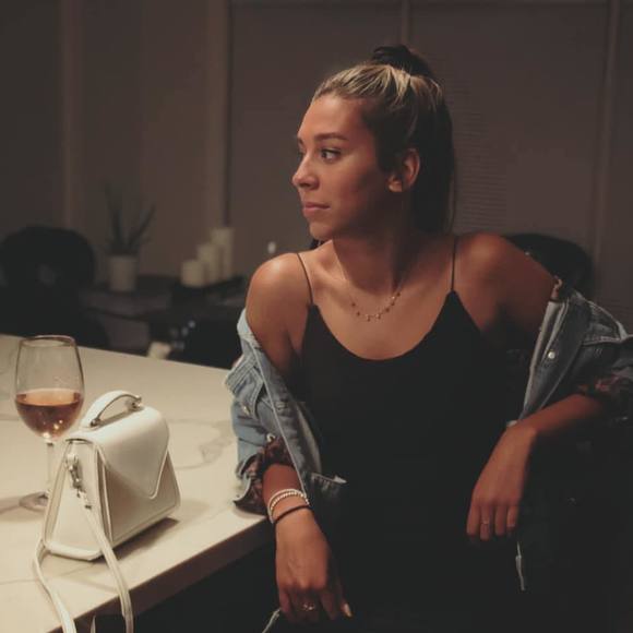 Meet your Posher, Danielle - Picture 1 of 1